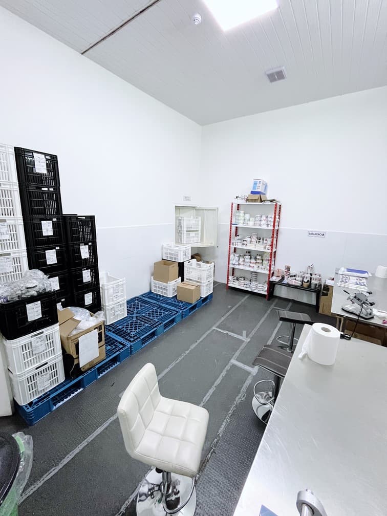 Laboratorio Y Depósito Farmacéutico Con Oficinas, Local, Cbd Cosmetica – 2