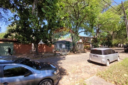 VENDO TERRENO BARRIO MBURICAO – 3