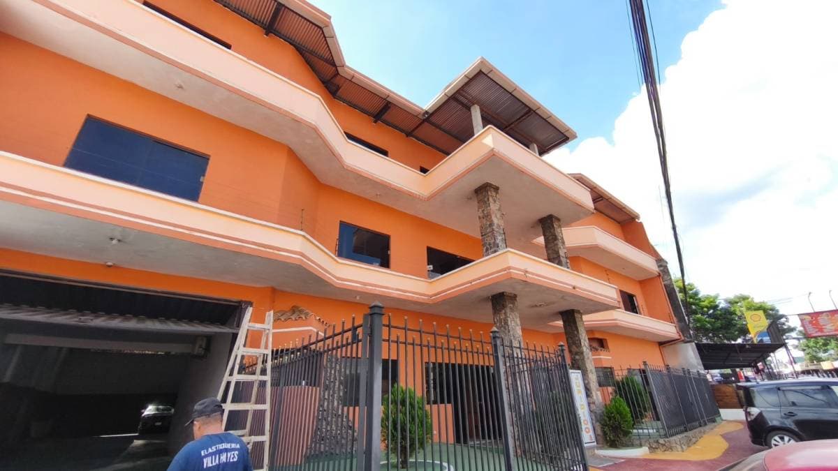 Imponente Inmueble Comercial en San Lorenzo: Edificio Administrativo + Tinglado – 3