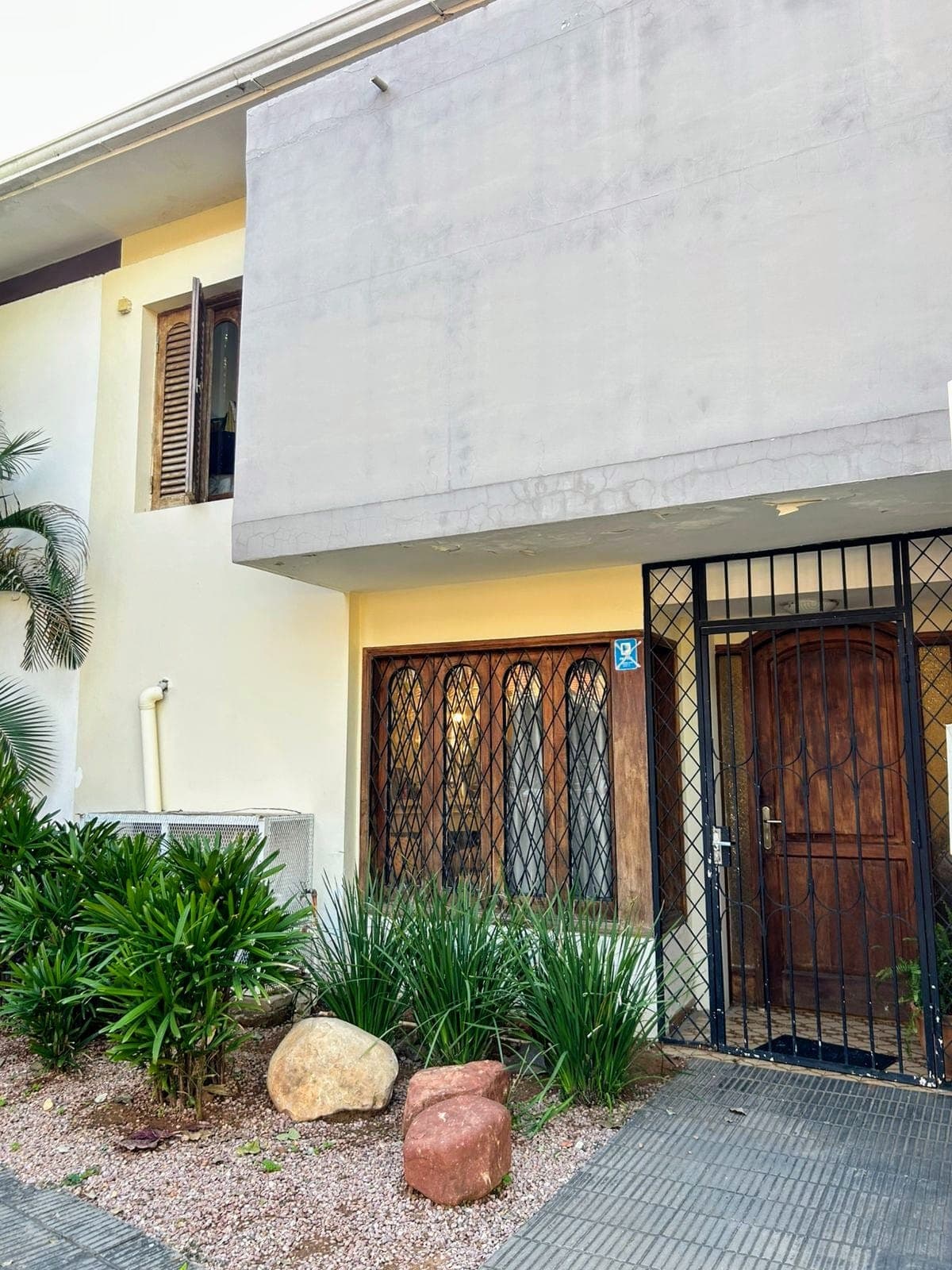 Alquilo Duplex 3 dormit. S/cochera.Carmelitas