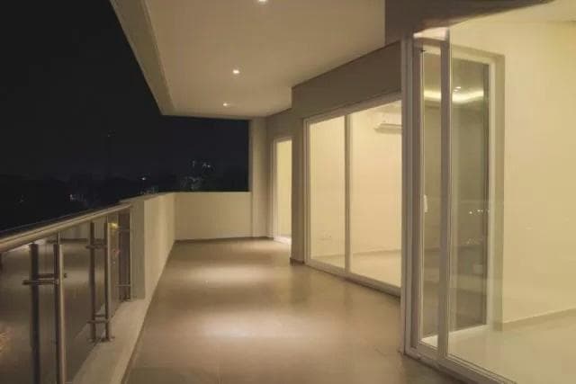 VENTA DE DPTO. 3 DORM. AMOBLADO | EDIFICIO SANTORINI – 2