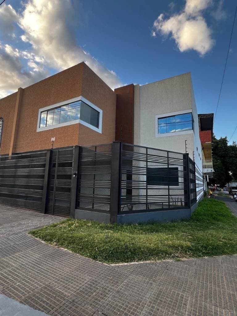 ALQUILO DUPLEX EN LAMBARE