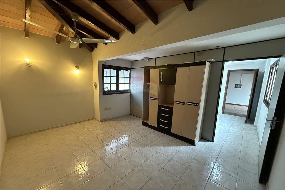 ALQUILO CASA + DPTO EN SAN LORENZO CENTRO