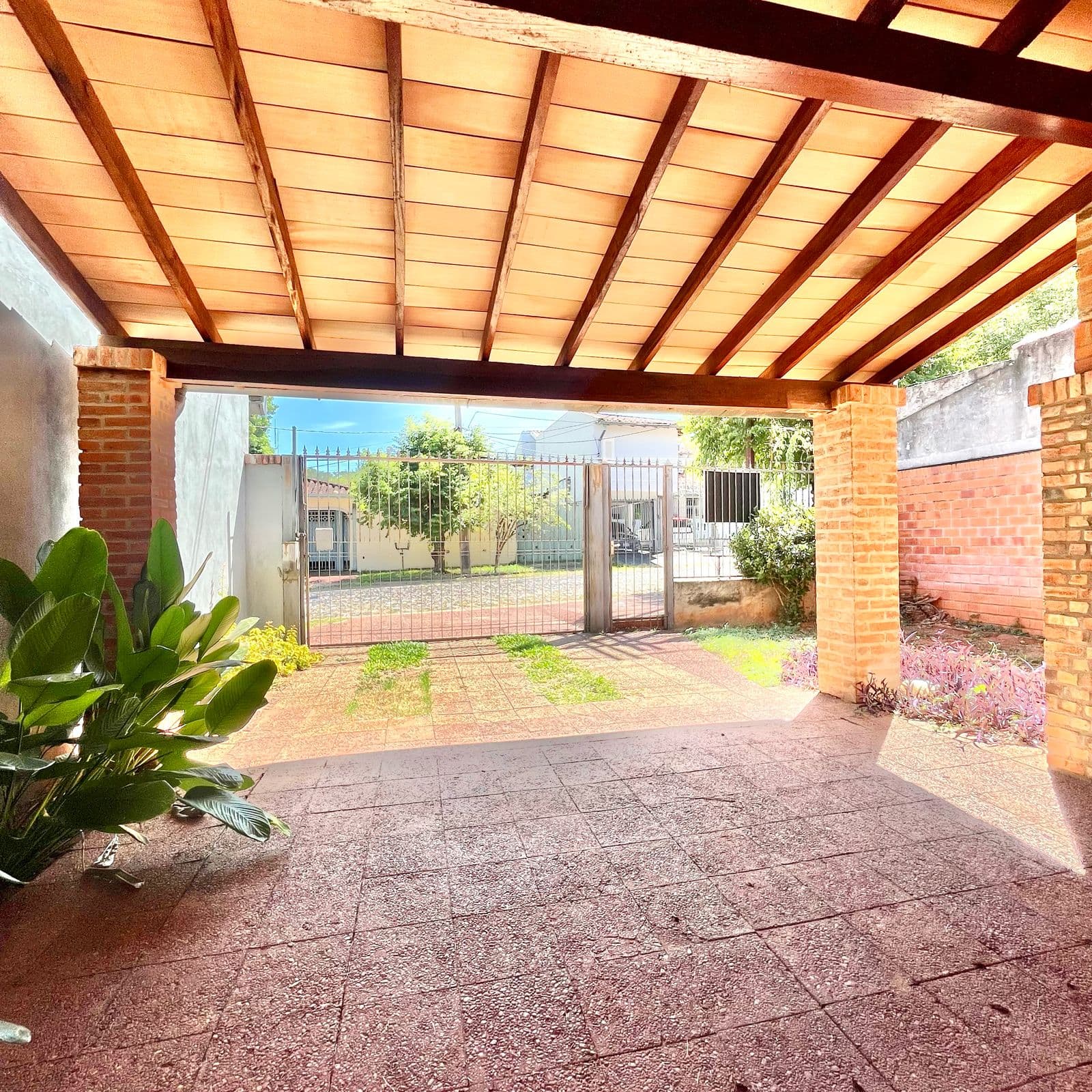 VENDO PROPIEDAD EN BARRIO SAN CRISTOBAL – 2