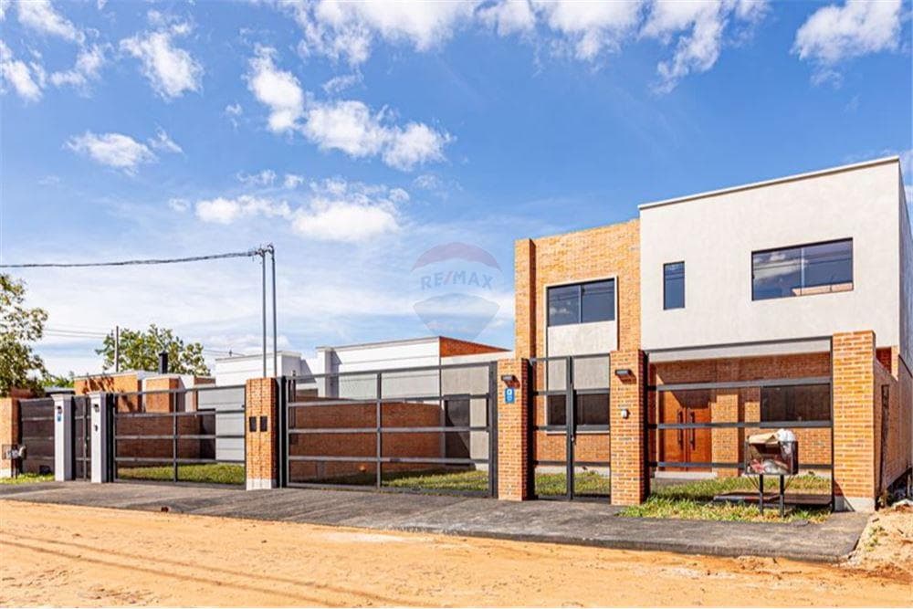 Casa a estrenar de 2 plantas - FINCA 26 – 2