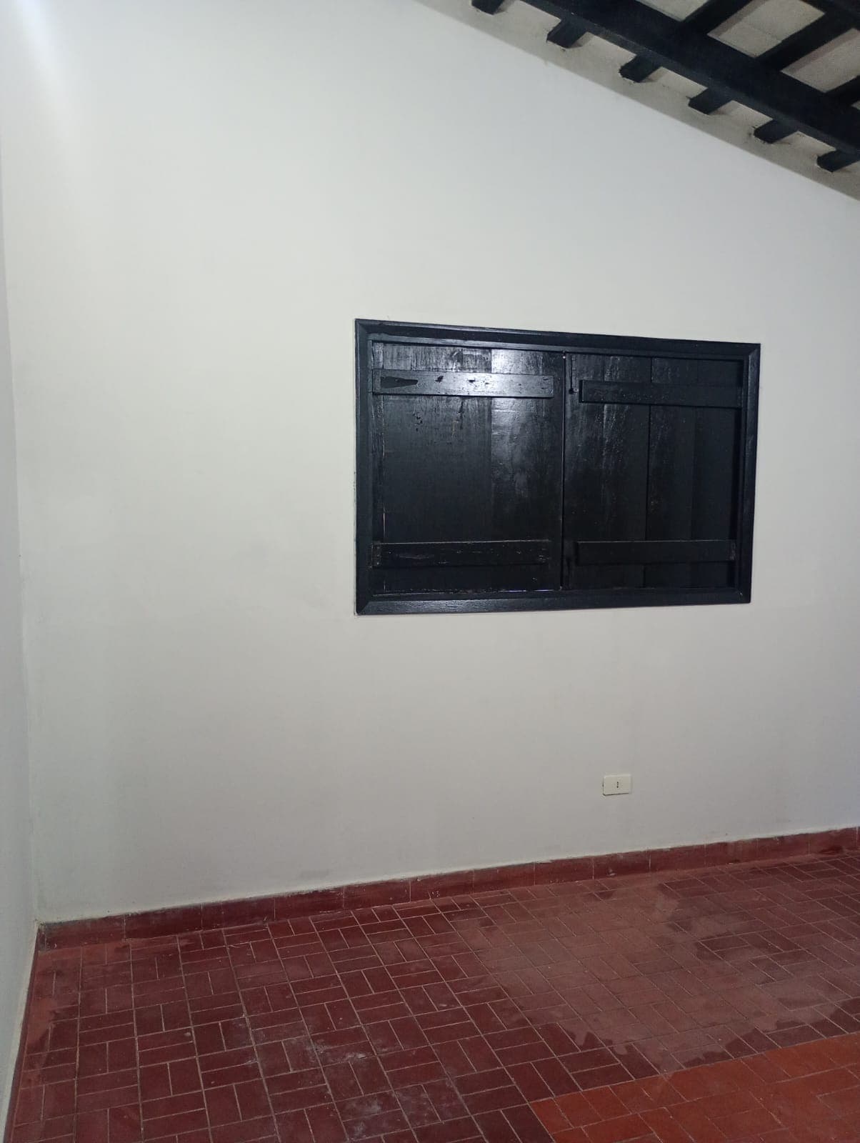 ALQUILO CASA EN LAMBARÉ – ZONA MUNICIPALIDAD Y HOSPITAL – 2