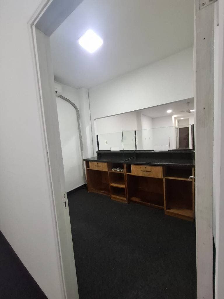 ALQUILO SALÓN COMERCIAL DE 2 PISOS EN EL CENTRO DE SAN LORENZO – 2