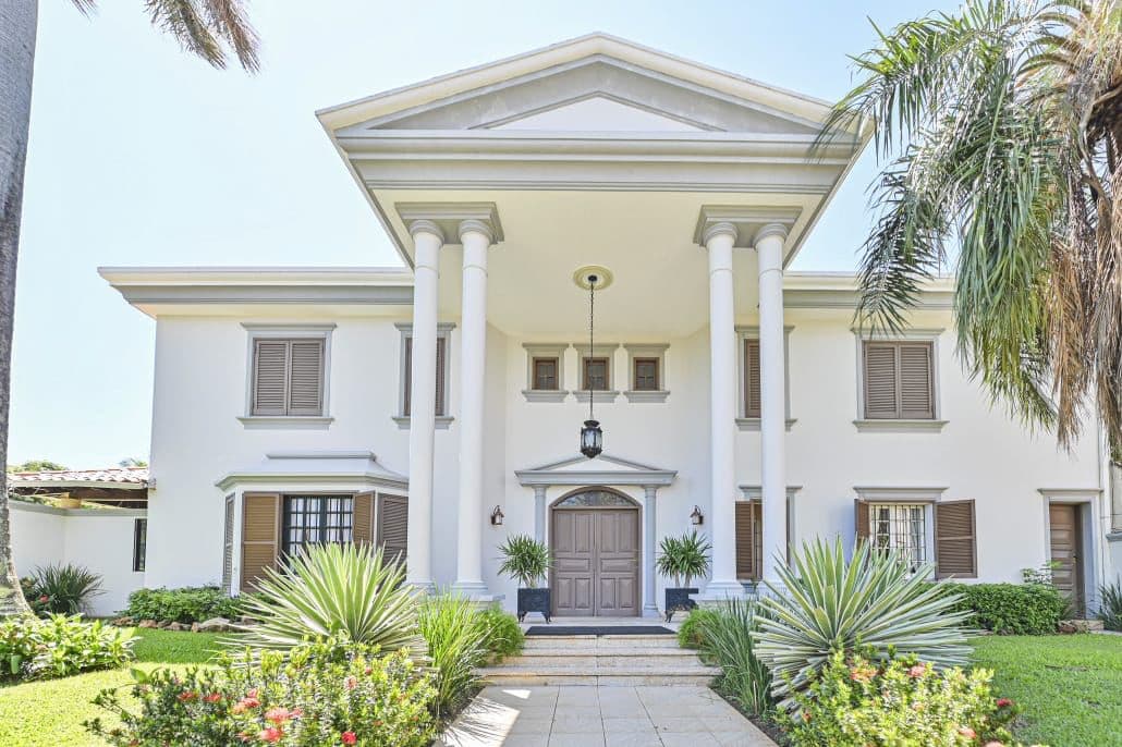 En Venta Amplia Residencia - Barrio San Cristobal