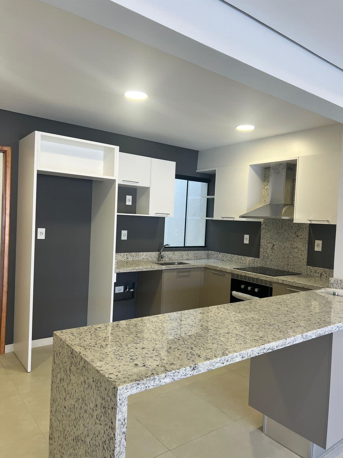 ALQUILO DÚPLEX PREMIUM EN JARDÍN DE ORO - LUQUE – 3