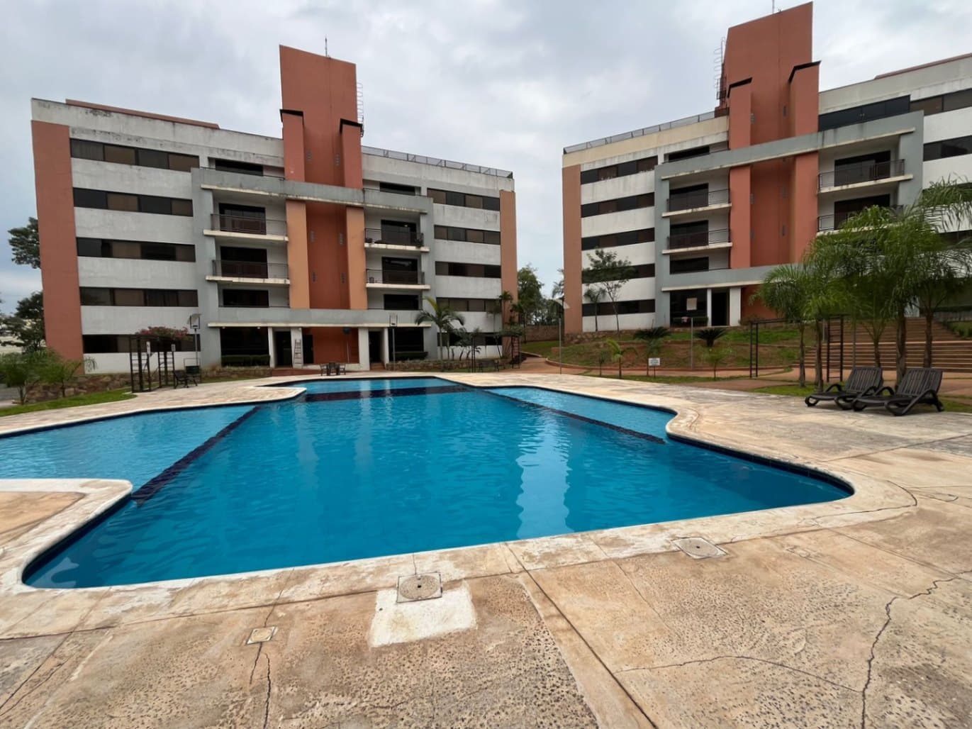 Departamento en alquiler de 3 dormitorios c/ cochera en Ñemby – 2