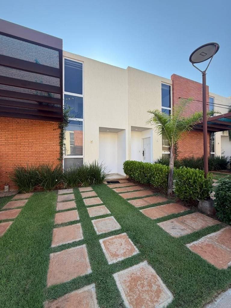 Alquilo Dúplex en Luque – Barrio Laurelty