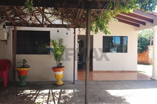 CASA EN VENTA, ÑEMBY