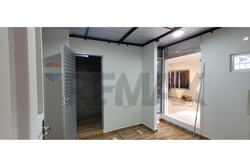EN ALQUILER SALÓN C/DEPÓSITO – 3