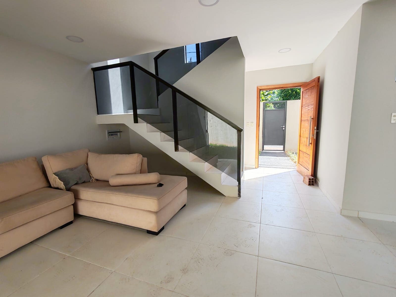 VENDO DÚPLEX A ESTRENAR EN LAMBARÉ SAN ISIDRO – 2