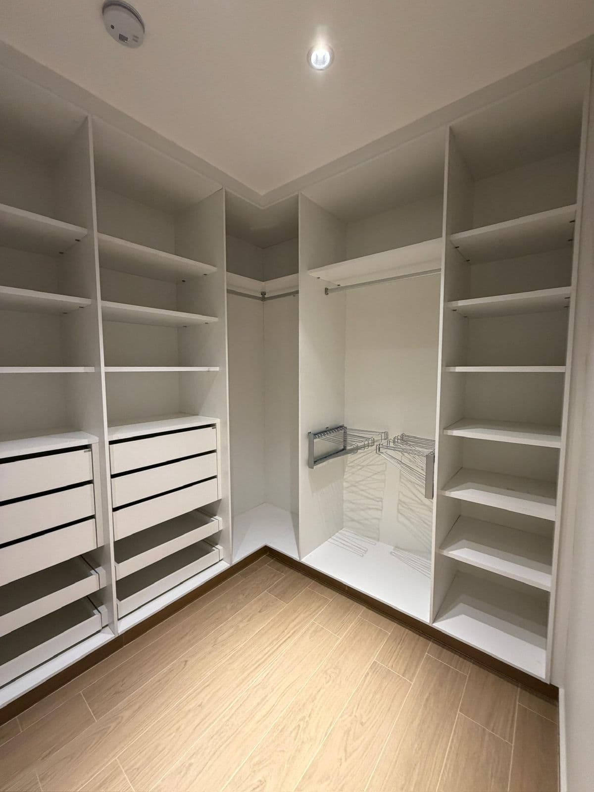 En alquiler amoblado Duplex a Estrenar en Barrio Ycua Sati – 3