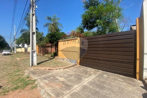 ALQUILO CASA ZONA YACTH HERMOSO PATIO!