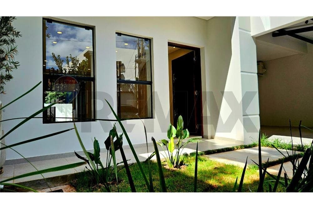 EXCLUSIVA RESIDENCIA DE 4 DORMITORIOS – SAN VICENTE – 3