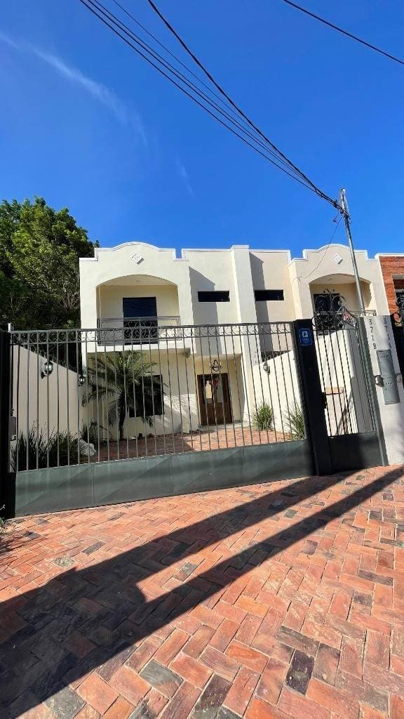 EN VENTA DUPLEX ZONA YACHT
