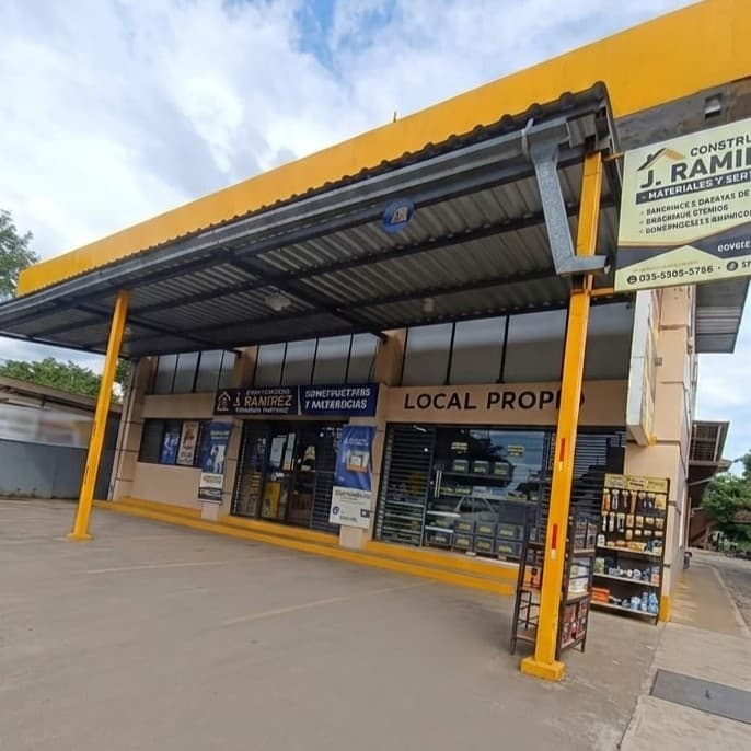 Vendo salón comercial + 4 departamentos