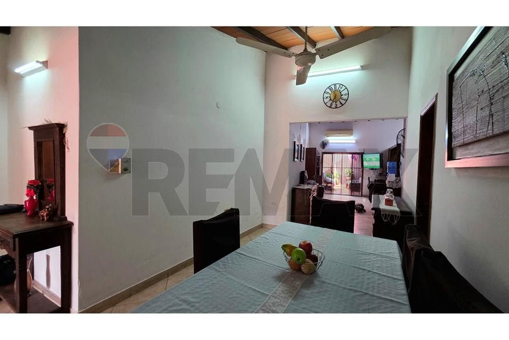 Casa en venta – Barrio Mbocayaty, Asunción – 3