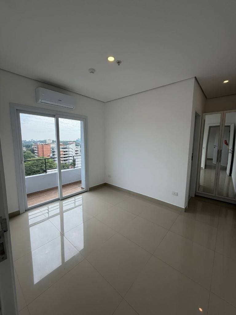VENDO AMPLIO DEPTO. DE 2 DORM. A ESTRENAR CON COCHERA EN BARRIO HERRERA – 2
