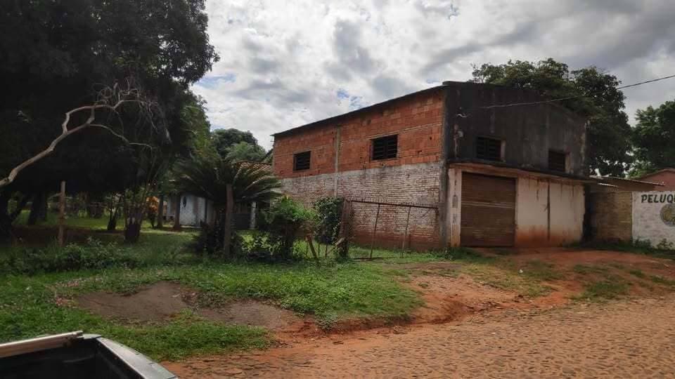VENTA DE AMPLIO TERRENO CON CASA Y TINGLADO – 2