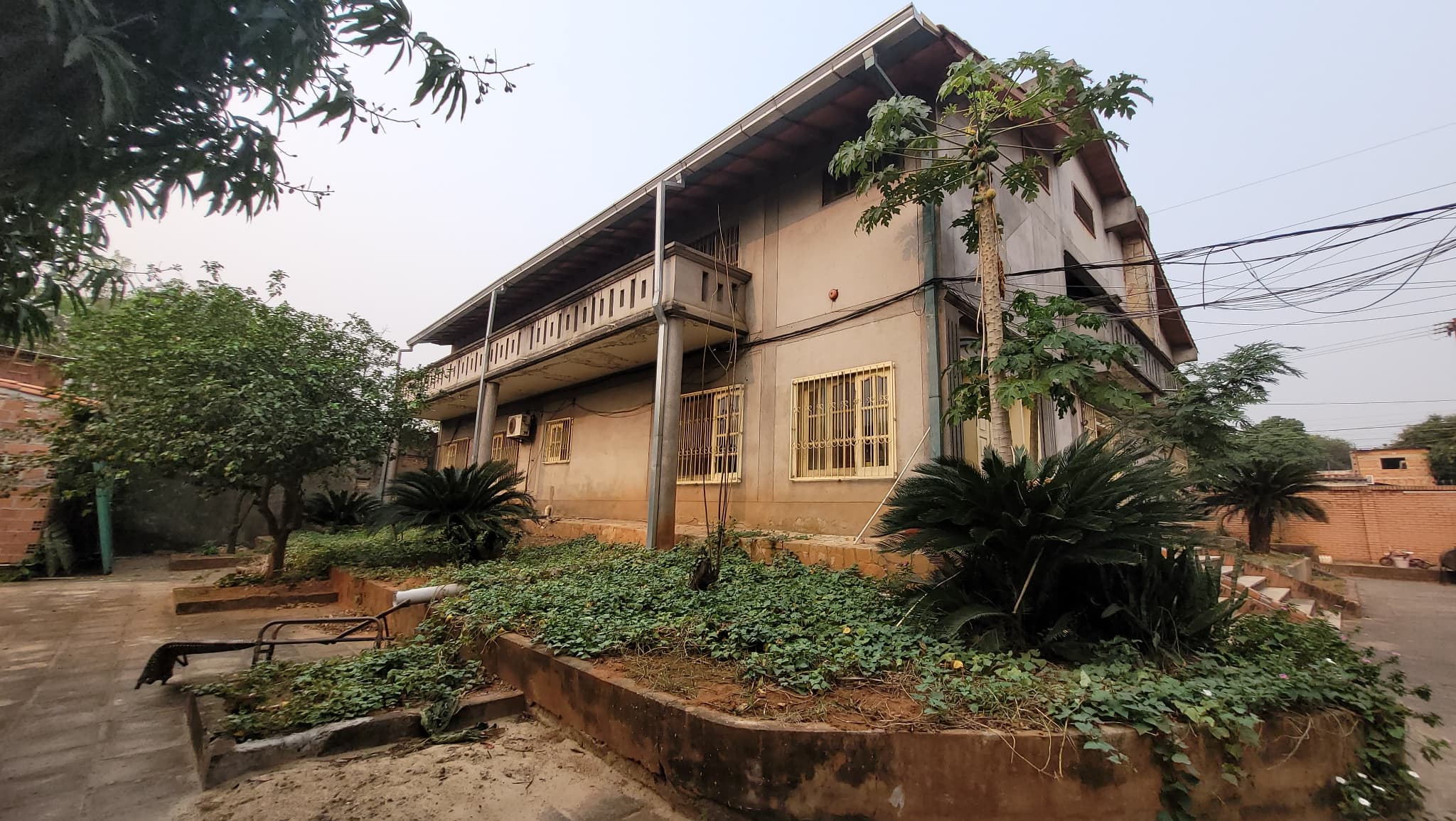 Vendo amplia casa con depósito de 925m2 – 3