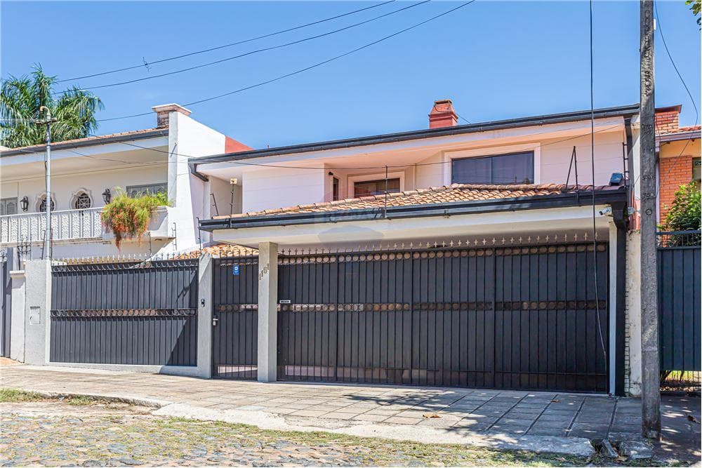 Amplia y cómoda residencia en Las Lomas.