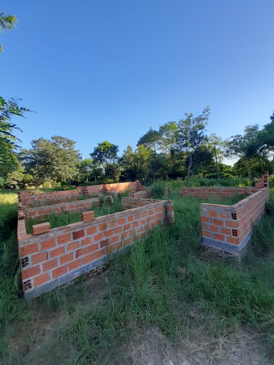 3 Terrenos Juntos en Villeta - 1 Con Edificación A Terminar – 3