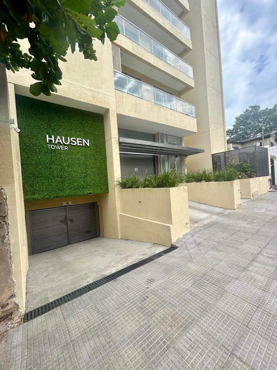 VENDO DPTO EN HAUSEN TOWER – 3
