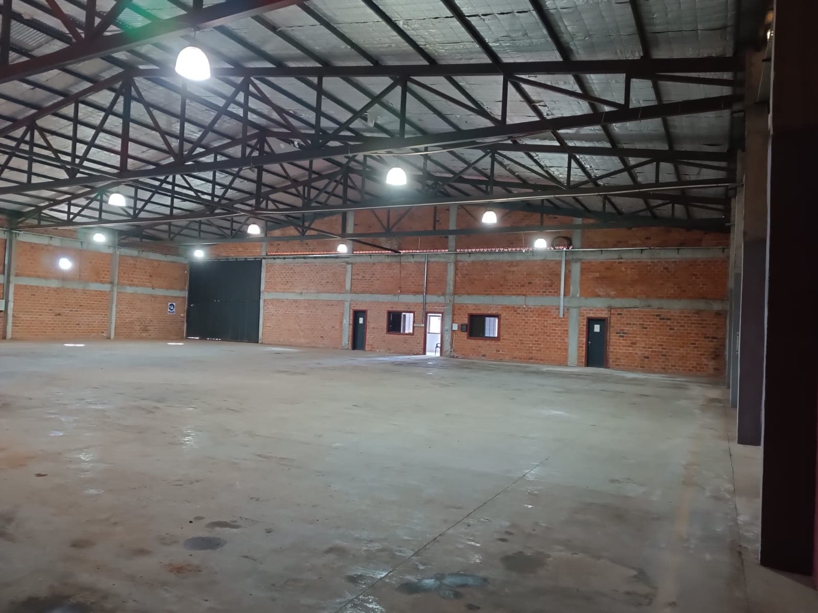 ALQUILO DEPOSITO EN MRA DE 900 M2 – 2