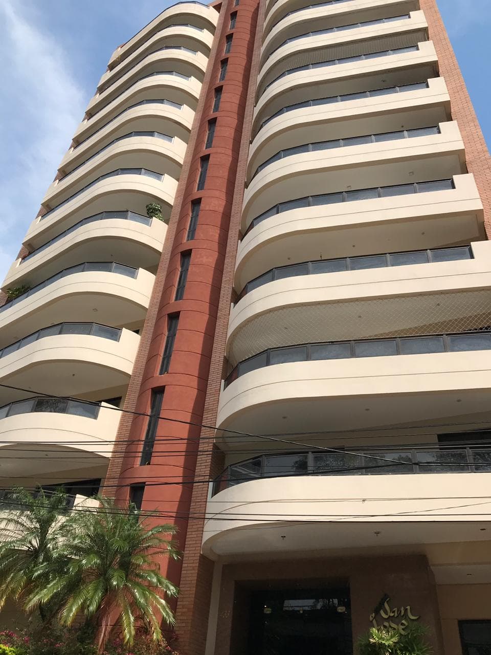 Vendo departamento con 3 suites en Las Mercedes
