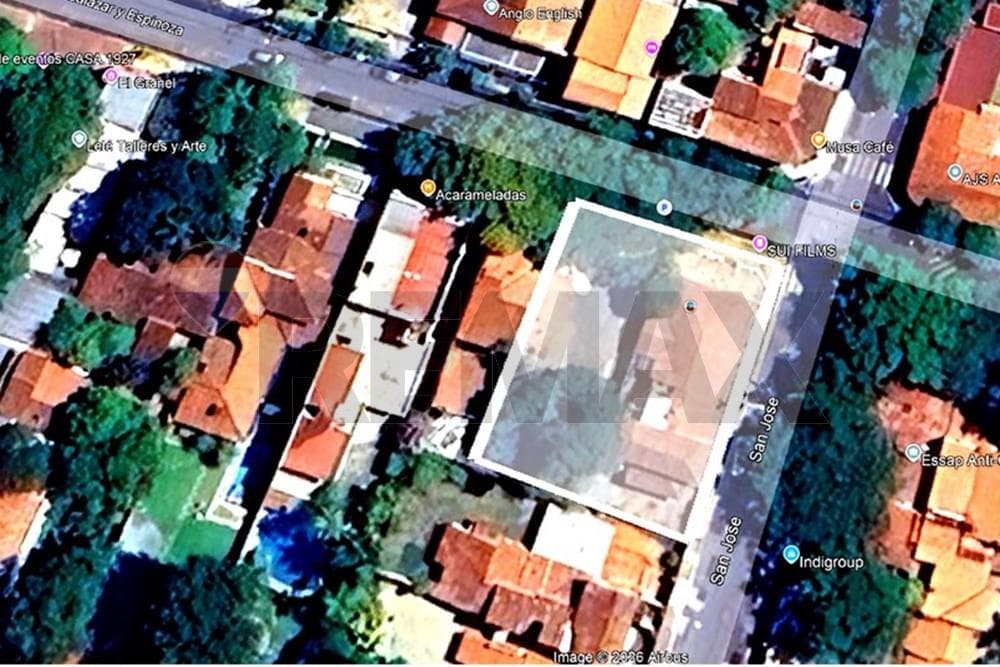 VENDO Terreno en esquina de 909m² en Las Mercedes,