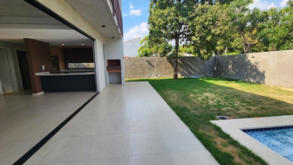 Dúplex En Alquiler, Zona Luque – Conmebol – Barrio America. – 2