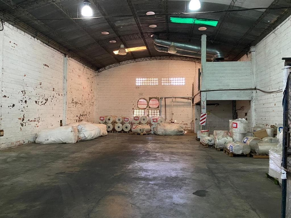 Venta Deposito En San Lorenzo con salida a Rutas importantes – 2