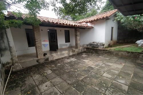 Vendo casa de 4 habitaciones en Loma Pytâ Barrio Las colinas – 2