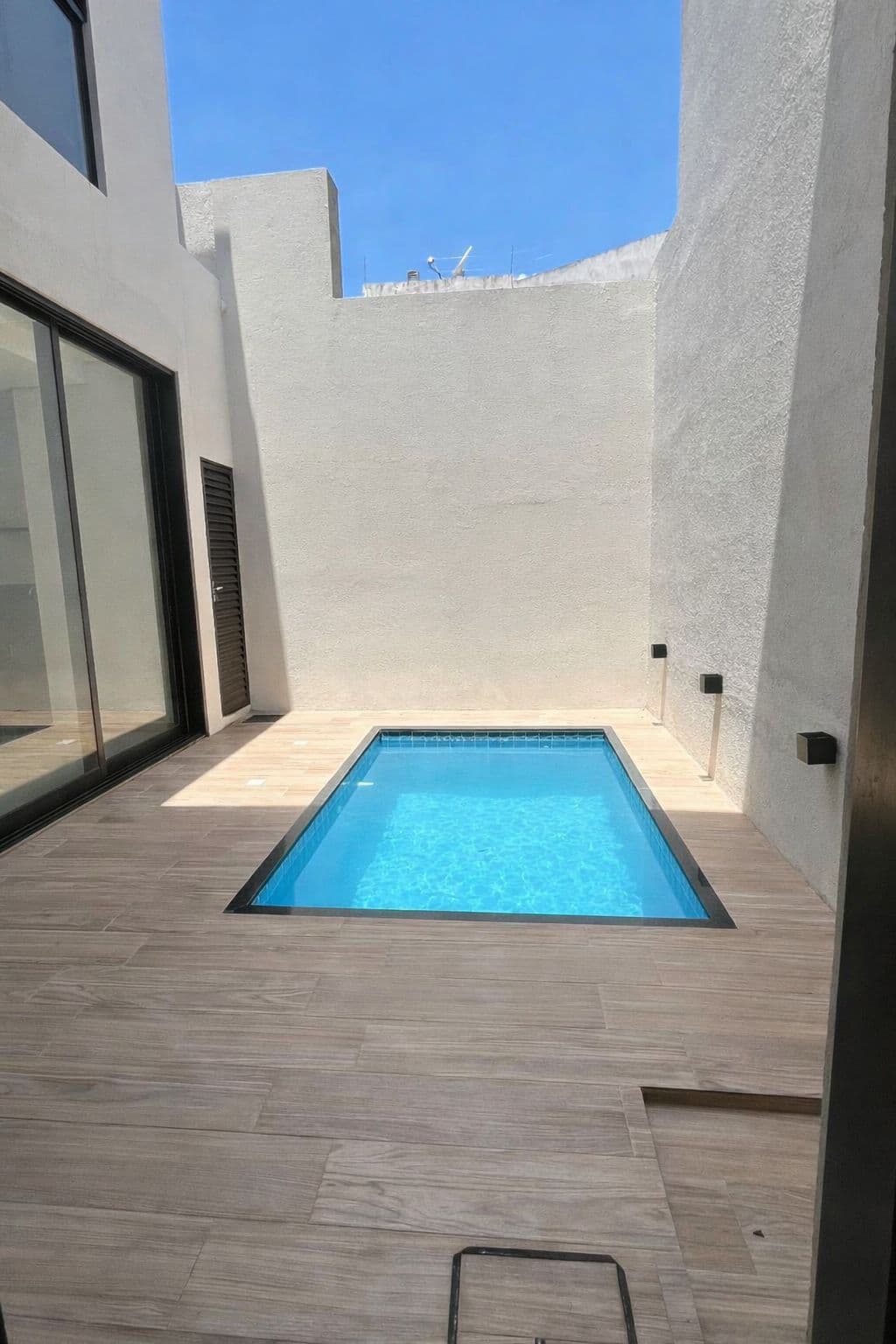 ALQUILO PRECIOSO DÚPLEX AMOBLADO CON PISCINA EN BARRIO SAN CRISTÓBAL – 2
