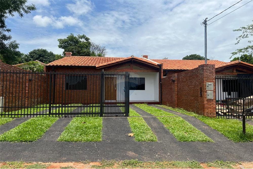 VENDO CHALET EN ÑEMBY CAÑADITA