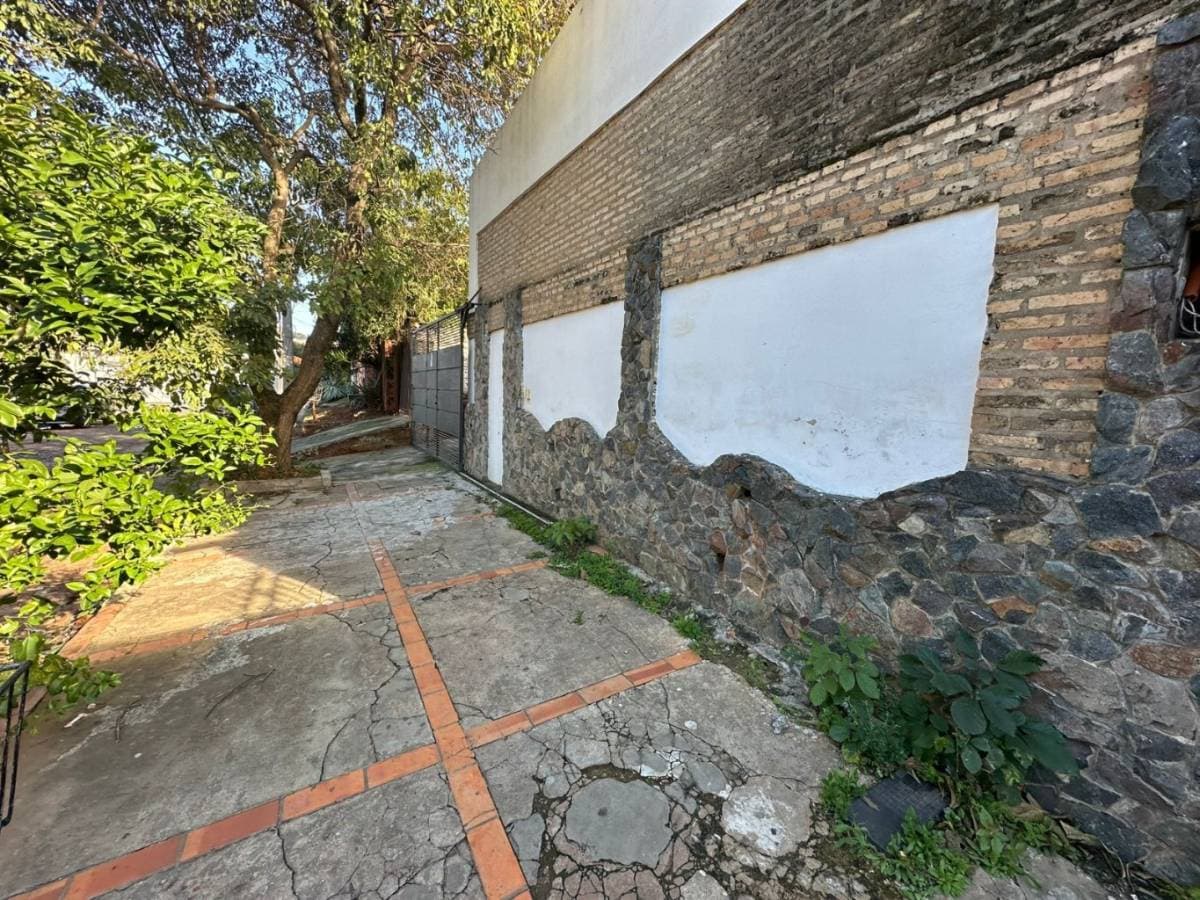 En venta Terreno con depósito y casa en Lambaré – 3