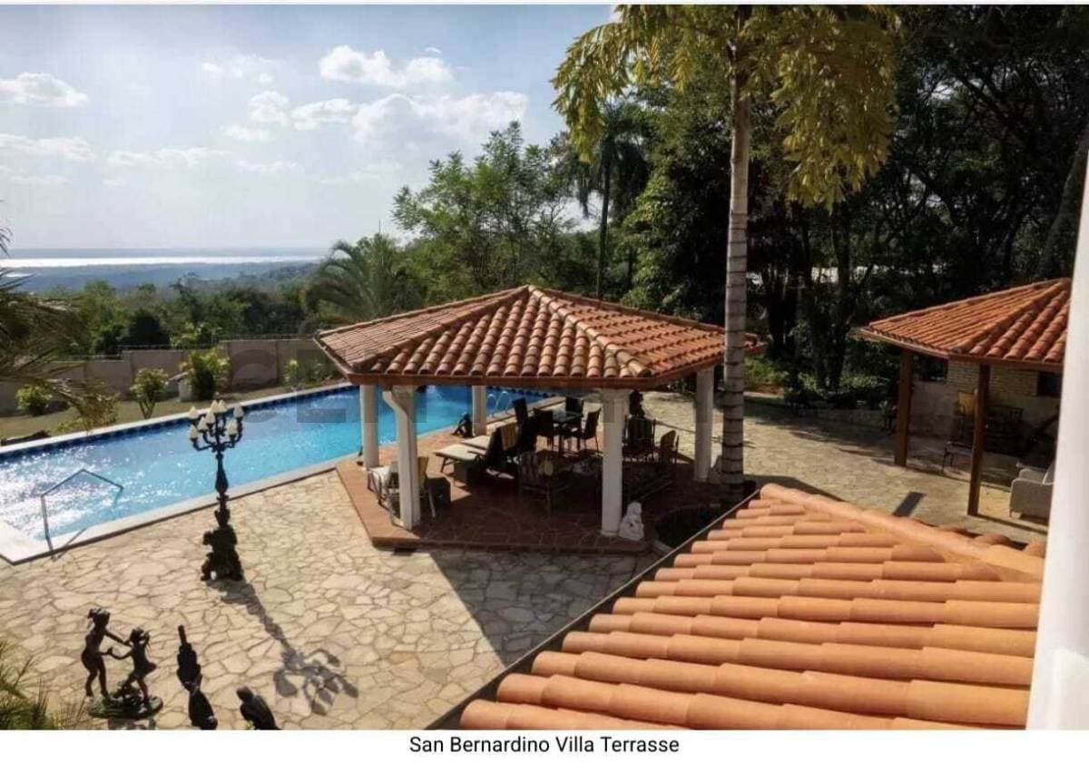 EN VENTA – Residencia Exclusiva Con Vista Al Lago En San Bernardino – 2