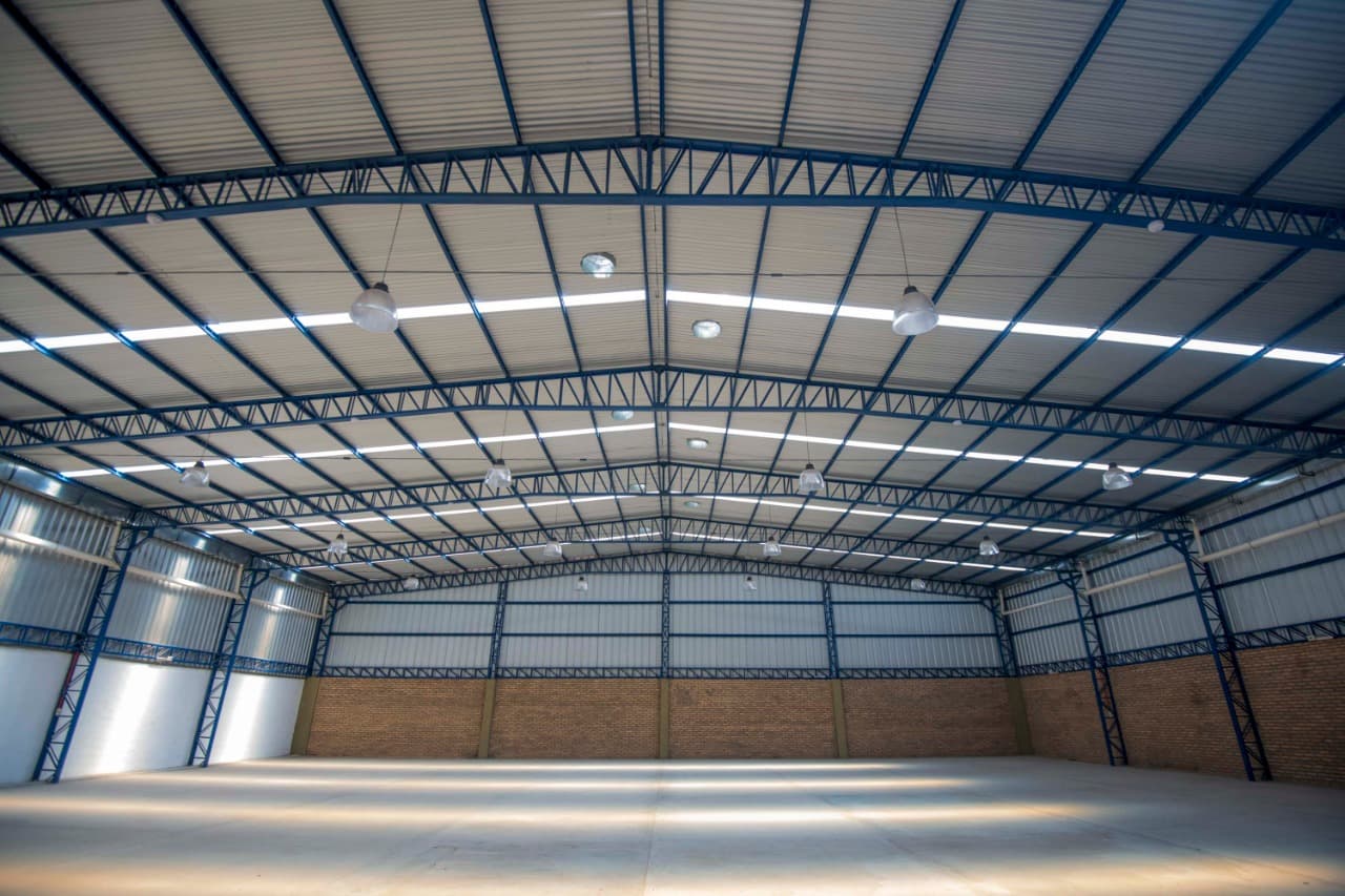 ALQUILO DEPÓSITO / TINGLADO / GALPÓN – SAN LORENZO. 585 m².