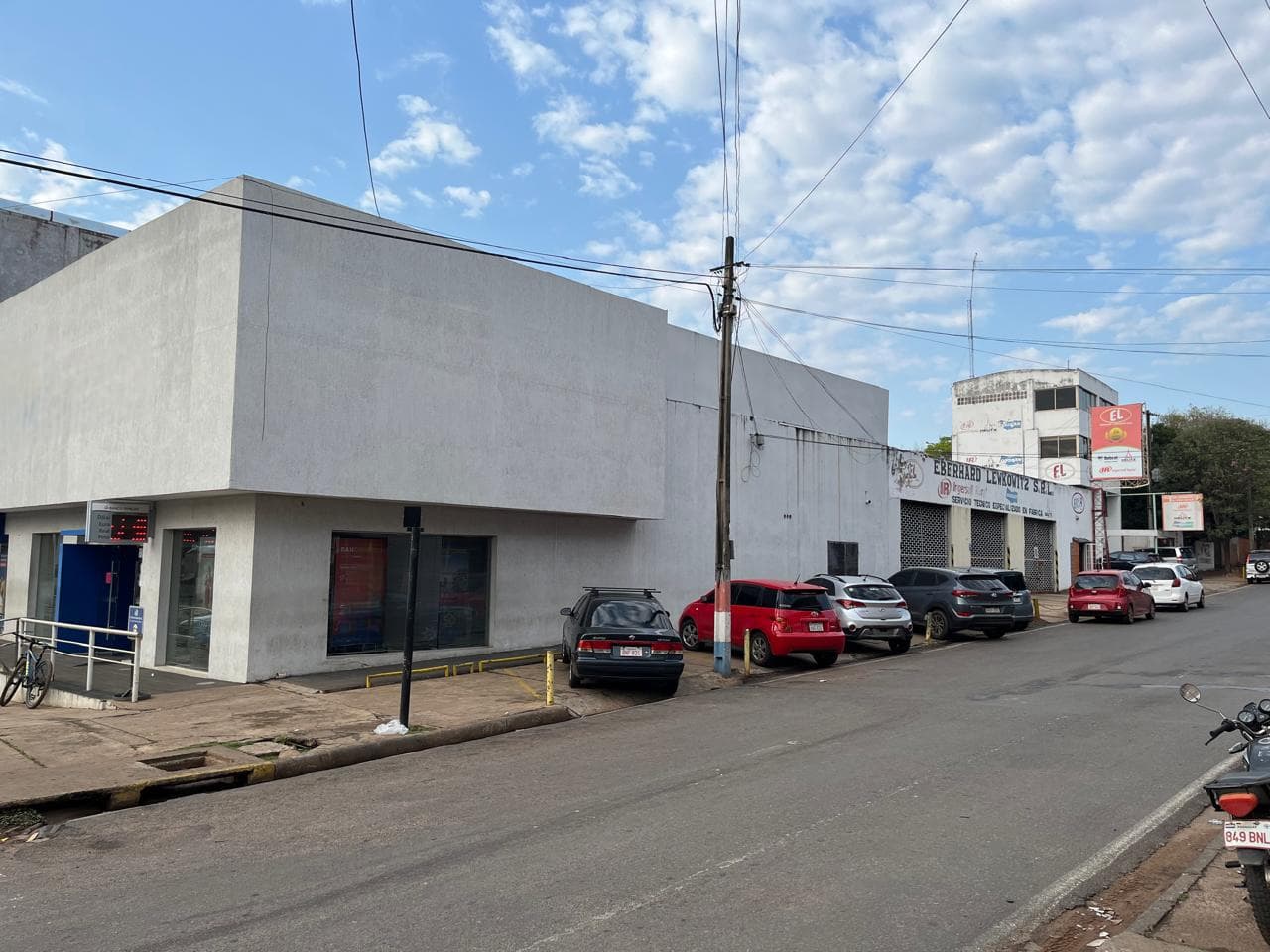 EN VENTA – PROPIEDAD COMERCIAL SOBRE RUTA 2 ,Pleno centro de Capiata