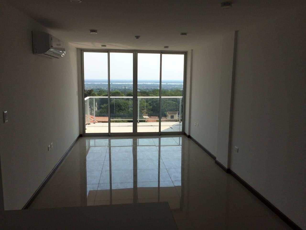 Vendo departamento de 2 habitaciones. San Vicente. Cod JL