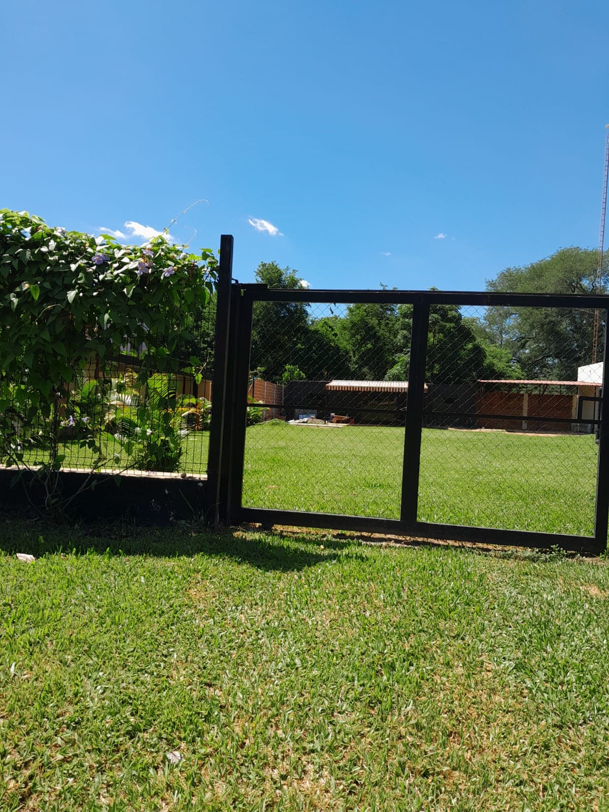 San Bernardino. Puerta Del Lago Casa Moderna-1600 M2, Const: 650 M2. – 2