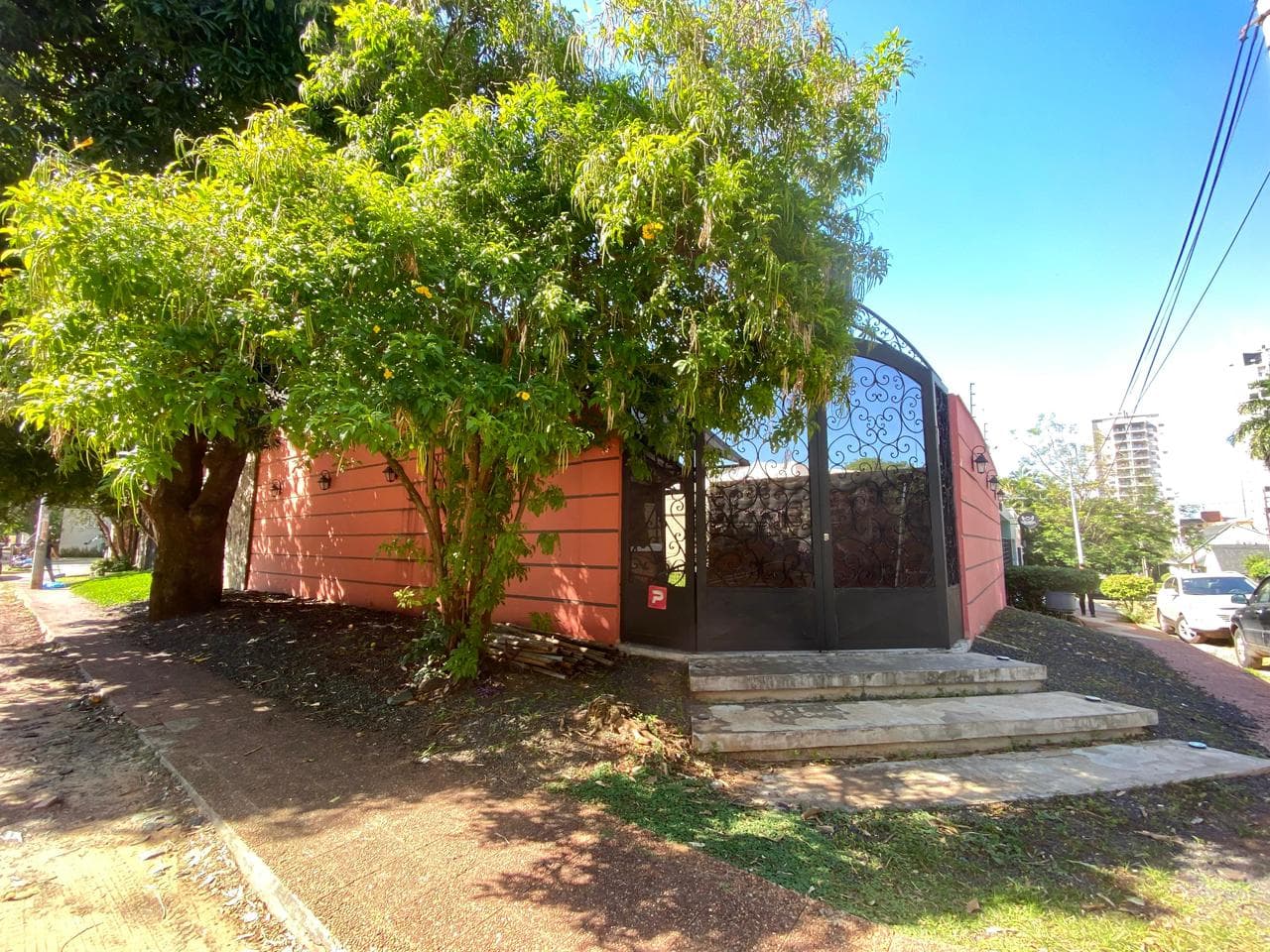 Alquiler de residencia en esquina – Barrio Carmelitas – 3