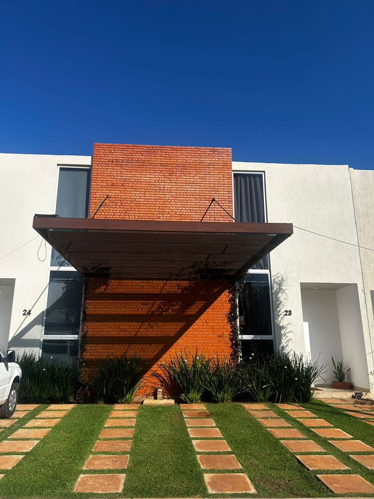 Casa 2 Dormitorios / 3 Baños - Barrio Cerrado - Luque – 2