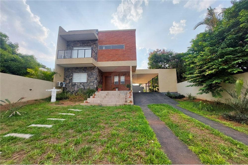 VENDO CASA EN LUQUE PRIMER BARRIO – 2