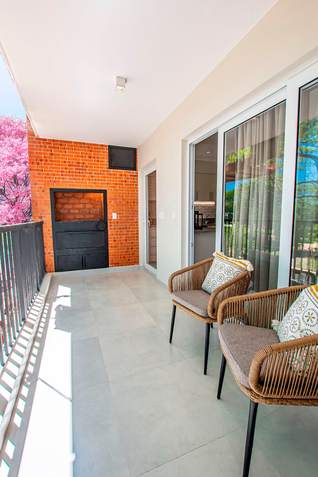 VENDO DEPARTAMENTO DE 2 DORMITORIOS PARQUE LAS GOLONDRINAS, LOMA PYTÁ, ASUNCIÓN – 2