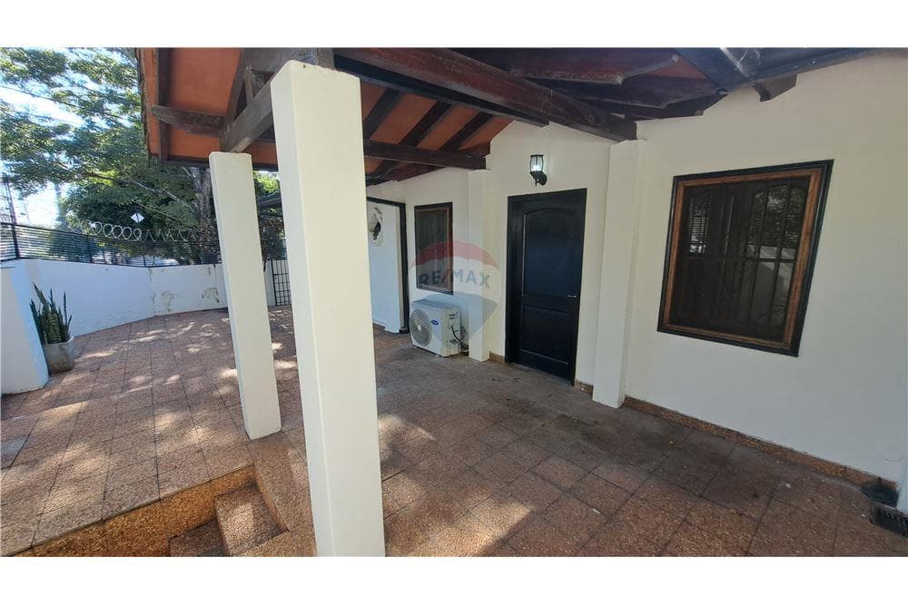 VENDO CASA REFACCIONADA EN ESQUINA EN ASUNCION – 3