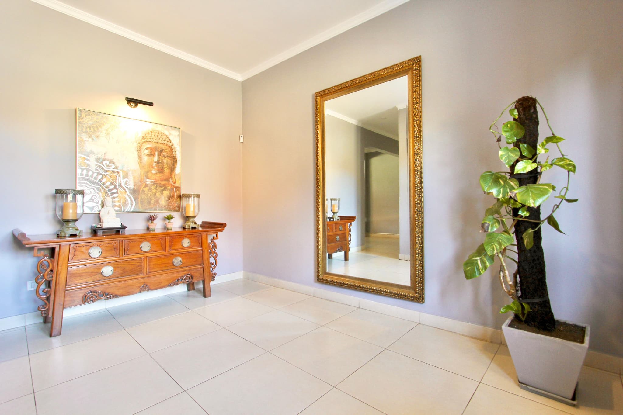 Alquilo amplia residencia con fino amoblamiento – 2